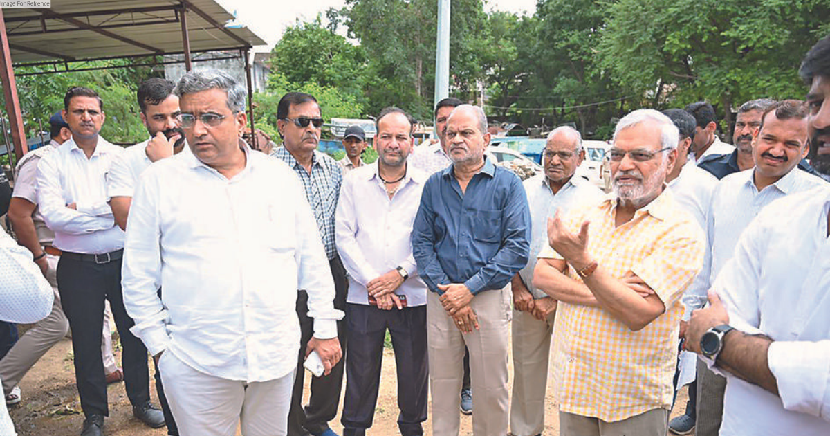 Joshi, Kataria inspect isolation centre in Nathdwara, officials reprimanded